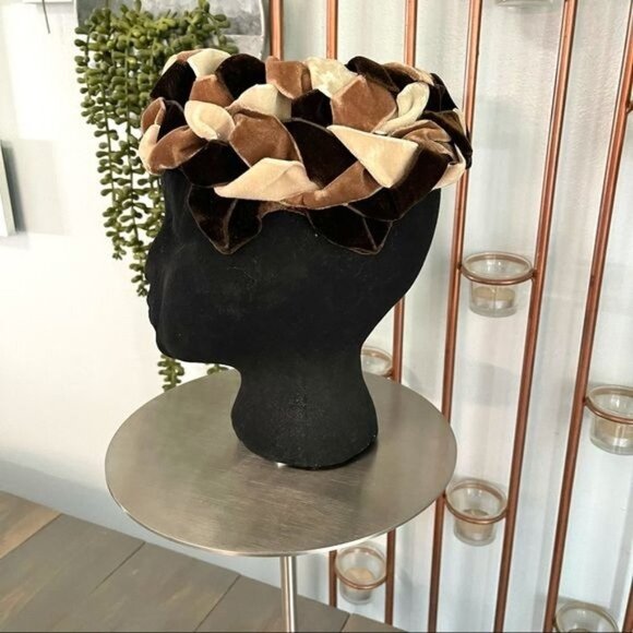 Vintage Union Made Capulet Hat Velvet Brown Tan main image 6